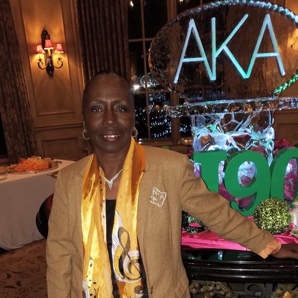 Meet your Posher, Carmen - Picture 1 of 1